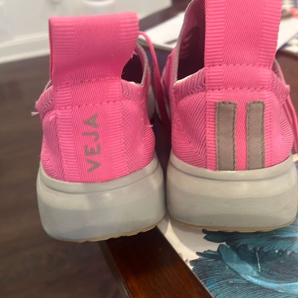 Veja sneakers woman’s size 10